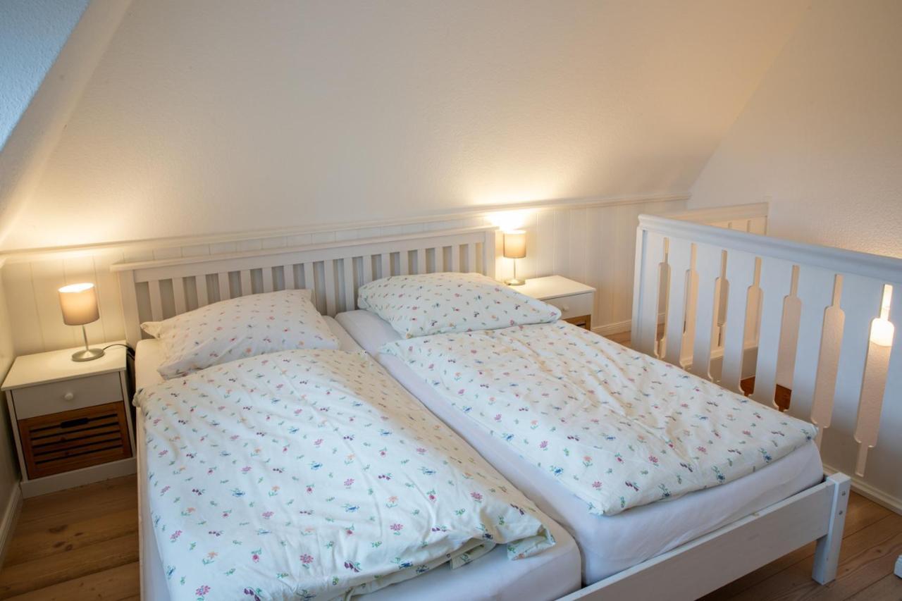 Ferienwohnung Oldsum Bagian luar foto